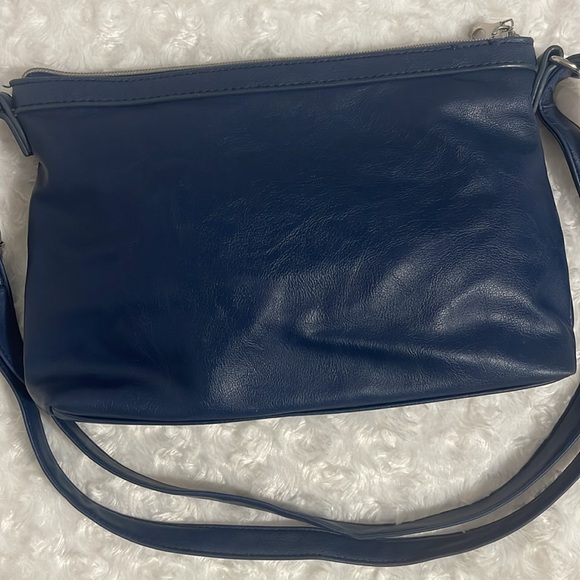 RELIC BY FOSSIL EVIE NAVY BLUE FAUX LEATHER CROSSBODY BAG - Picture 3 of 10